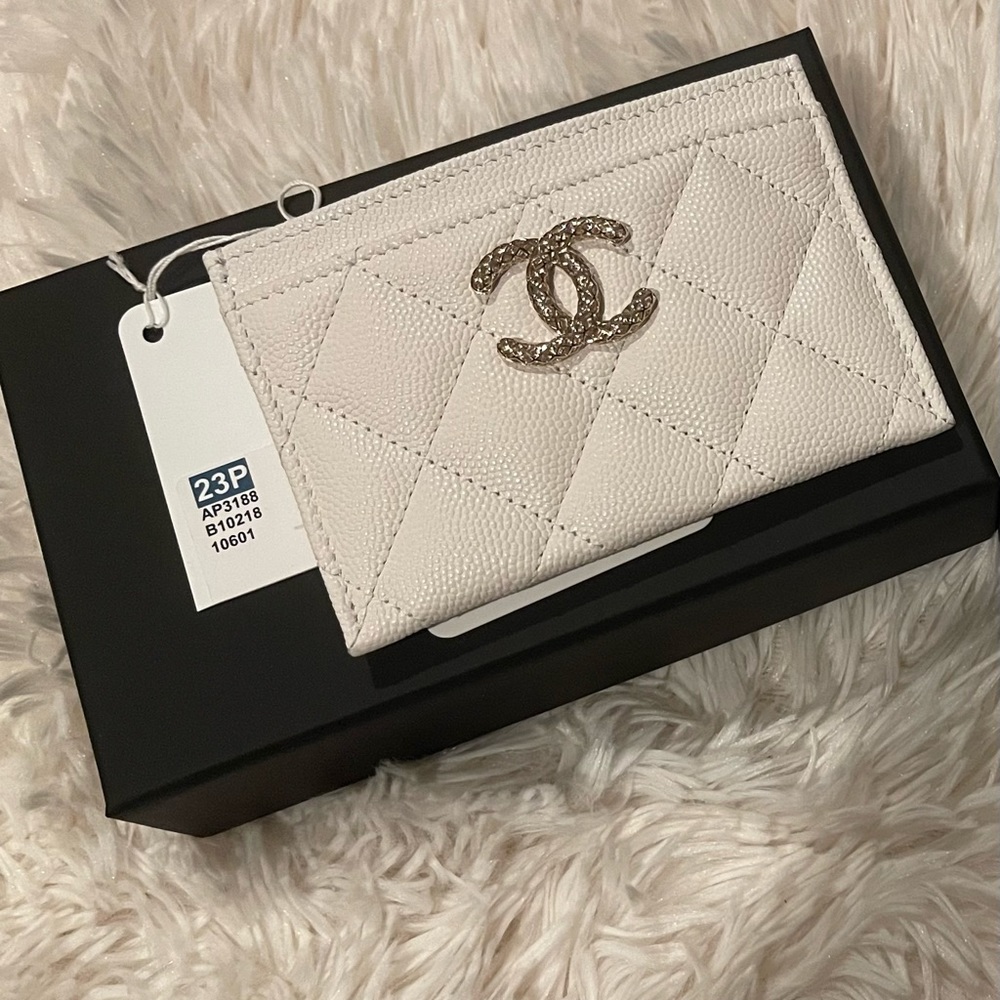 Brand new Chanel flat cardholder 23P